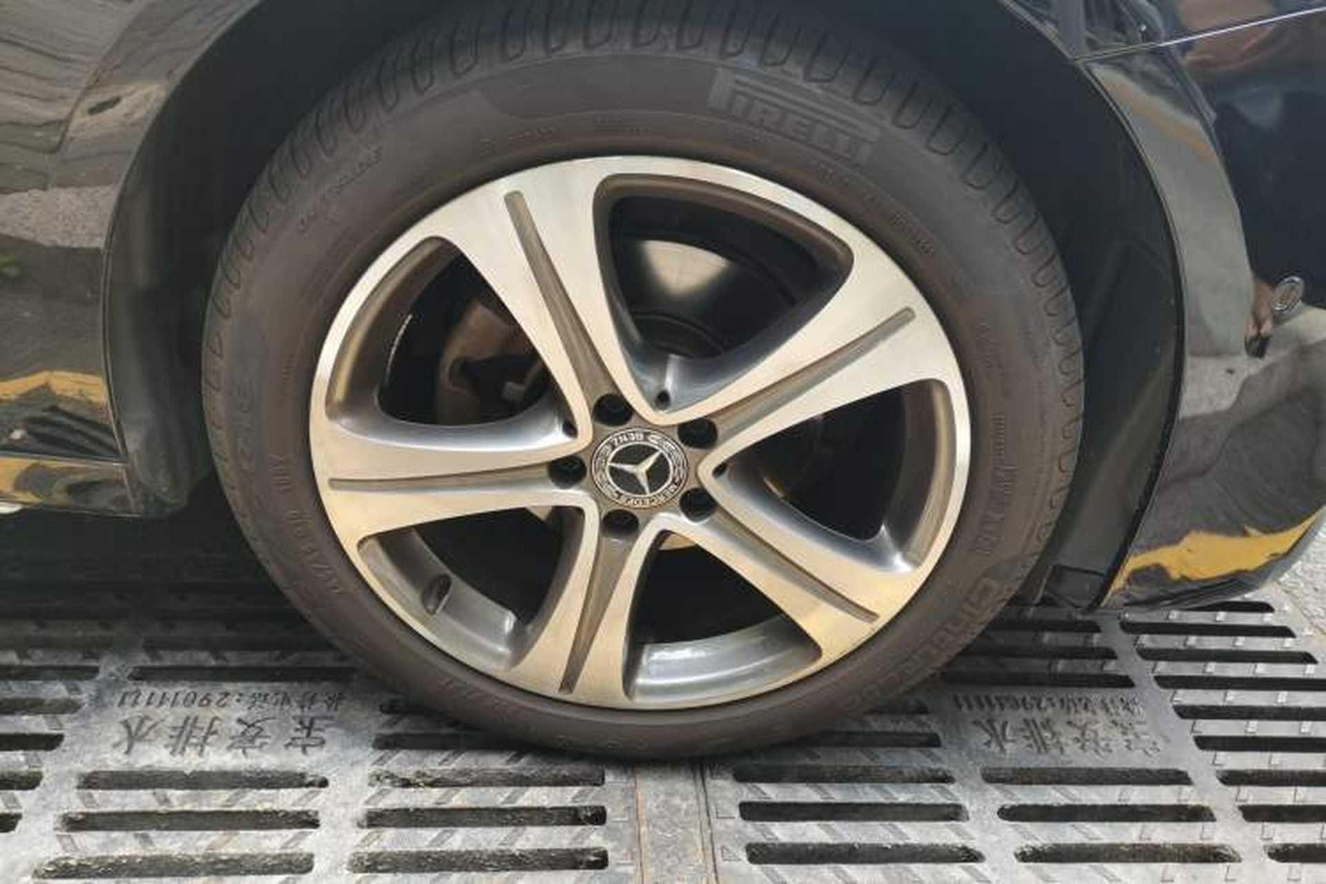 Used Mercedes-Benz E-Class 2016 E 200 L Sport Edition Right Front Wheel Hub