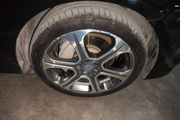 Used Mercedes-Benz E-Class 2016 E 300 L Sport Luxury Model Right Front Wheel Hub