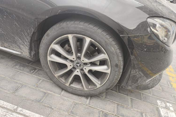 Used Mercedes-Benz E-Class 2016 E 200 L Right Front Wheel Hub