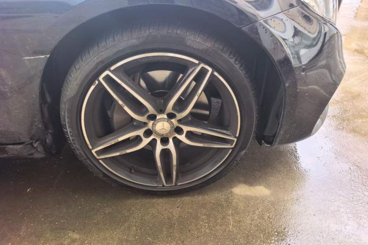 Used Mercedes-Benz E-Class 2016 E 300 L Sport Luxury Model Right Front Wheel Hub