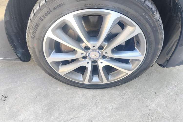 Used Mercedes-Benz E-Class 2016 E 300 L Stylish Model Right Front Wheel Hub