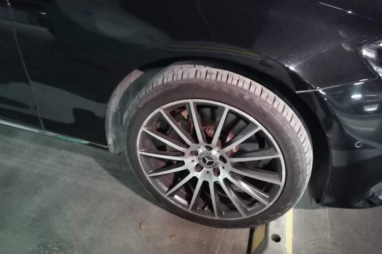 Used Mercedes-Benz E-Class 2016 E 300 L Stylish Model Right Front Wheel Hub