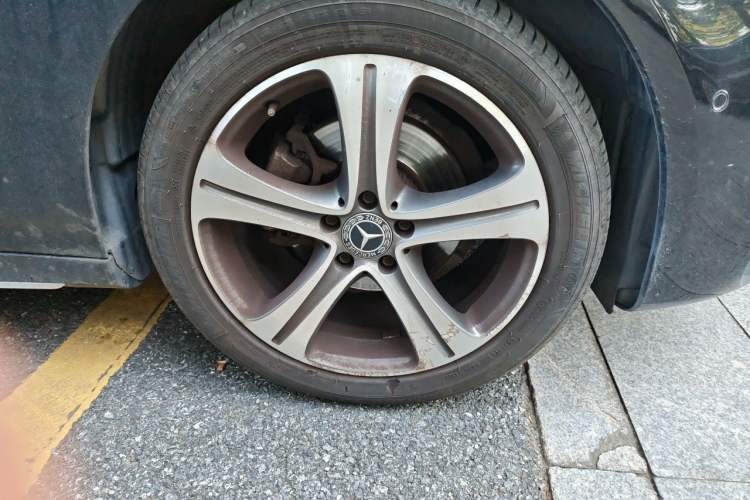 Used Mercedes-Benz E-Class 2016 E 200 L Sport Edition Right Front Wheel Hub