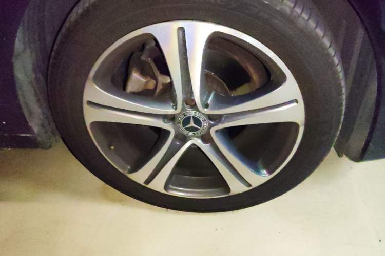 Used Mercedes-Benz E-Class 2016 E 200 L Sport Edition Right Front Wheel Hub