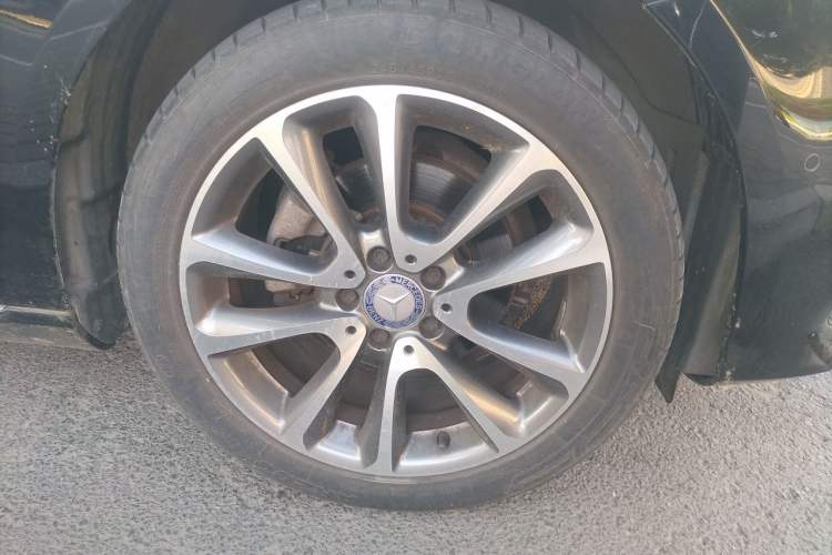Used Mercedes-Benz E-Class 2016 E 200 L Right Front Wheel Hub