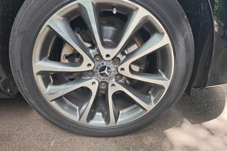 Used Mercedes-Benz E-Class 2016 E 200 L Right Front Wheel Hub