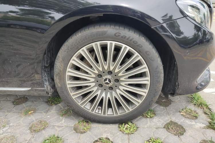 Used Mercedes-Benz E-Class 2016 E 300 L Stylish Model Right Front Wheel Hub
