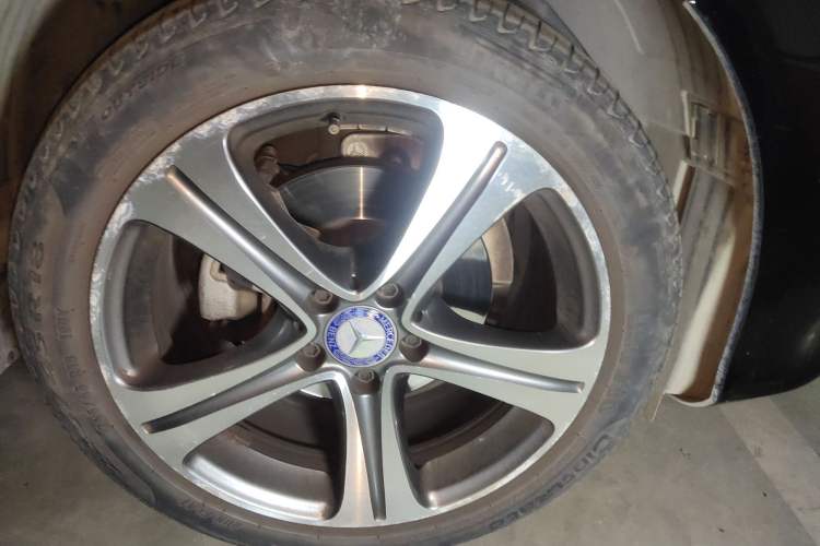 Used Mercedes-Benz E-Class 2016 E 200 L Sport Edition Right Front Wheel Hub