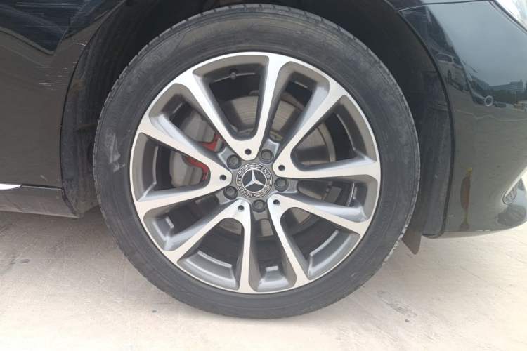 Used Mercedes-Benz E-Class 2016 E 200 L Right Front Wheel Hub