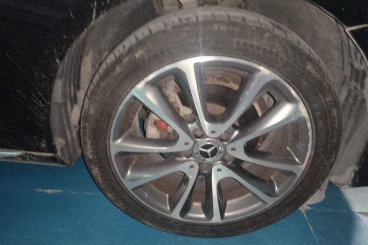 Used Mercedes-Benz E-Class 2016 E 200 L Right Front Wheel Hub