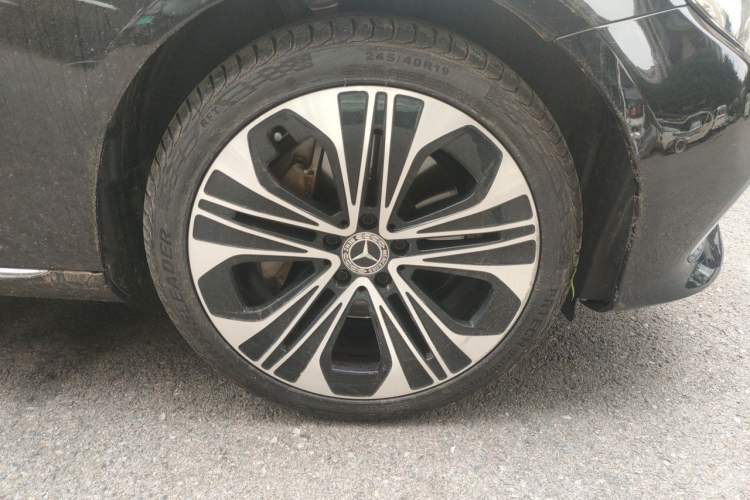 Used Mercedes-Benz E-Class 2016 E 300 L Luxury Model Right Front Wheel Hub