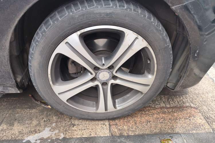 Used Mercedes-Benz E-Class 2016 E 200 L Sport Edition Right Front Wheel Hub