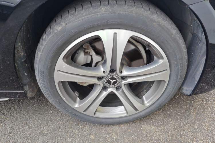 Used Mercedes-Benz E-Class 2016 E 200 L Right Front Wheel Hub