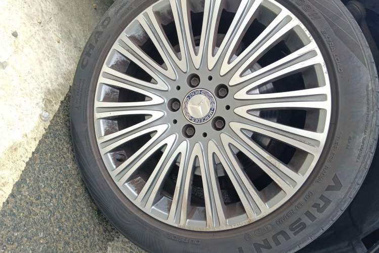 Used Mercedes-Benz E-Class 2016 E 200 L Right Front Wheel Hub