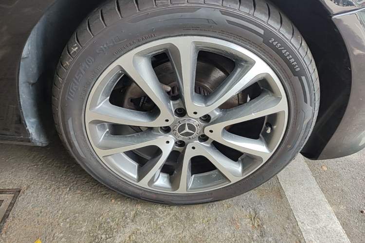 Used Mercedes-Benz E-Class 2016 E 200 L Sport Edition Right Front Wheel Hub