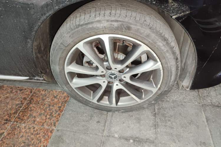 Used Mercedes-Benz E-Class 2016 E 200 L Right Front Wheel Hub
