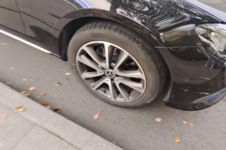 Used Mercedes-Benz E-Class 2016 E 200 L Right Front Wheel Hub