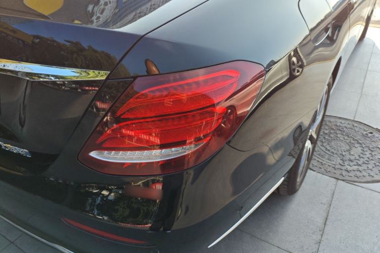 Used Mercedes-Benz E-Class 2016 E 200 L Right Rear Taillight