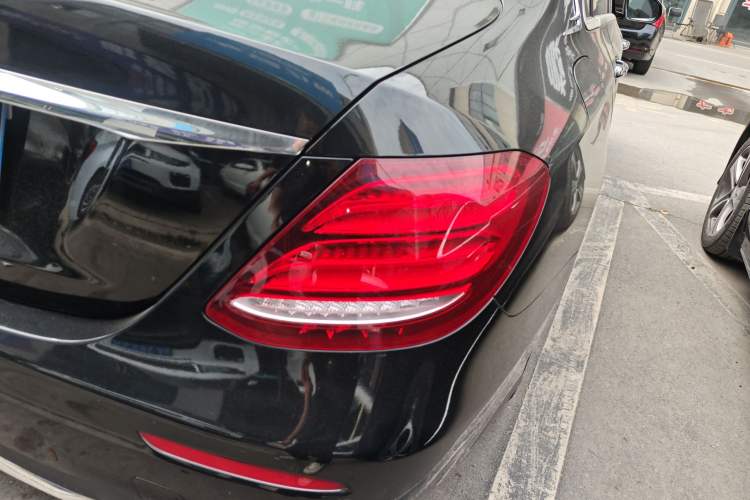 Used Mercedes-Benz E-Class 2016 E 200 L Sport Edition Right Rear Taillight