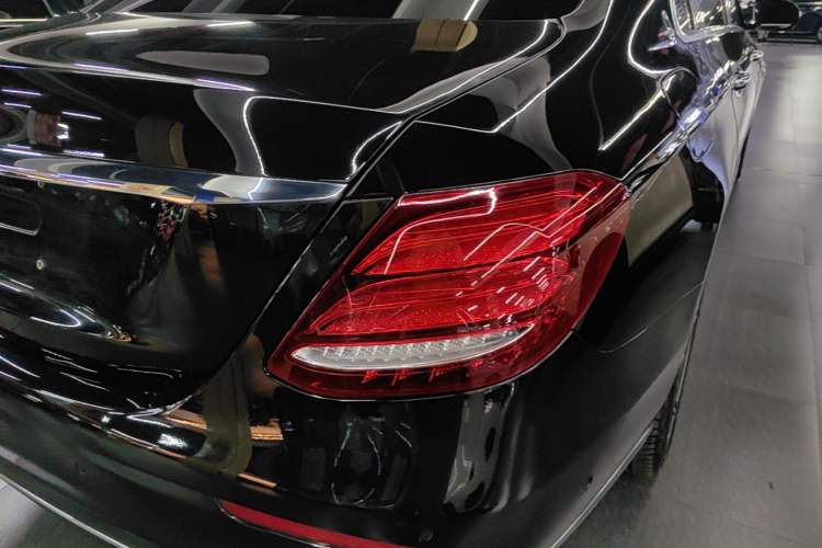 Used Mercedes-Benz E-Class 2016 E 200 L Right Rear Taillight