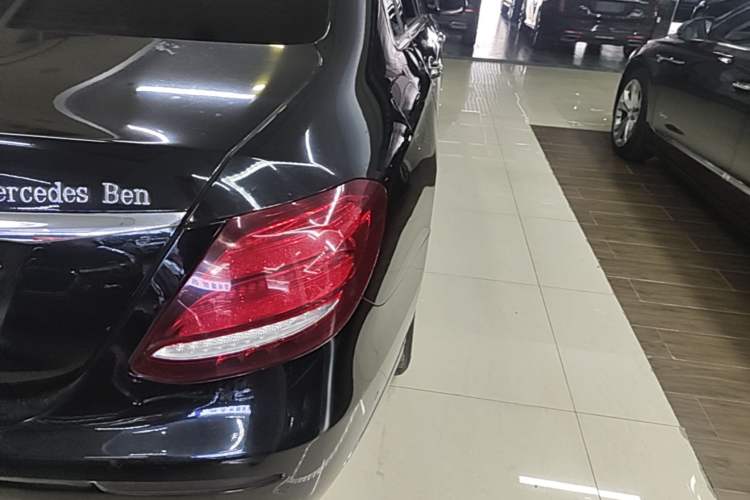 Used Mercedes-Benz E-Class 2016 E 200 L Right Rear Taillight