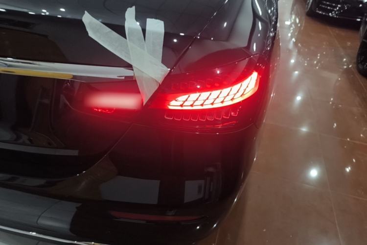 Used Mercedes-Benz E-Class 2016 E 300 L Sporty and Stylish Model Right Rear Taillight
