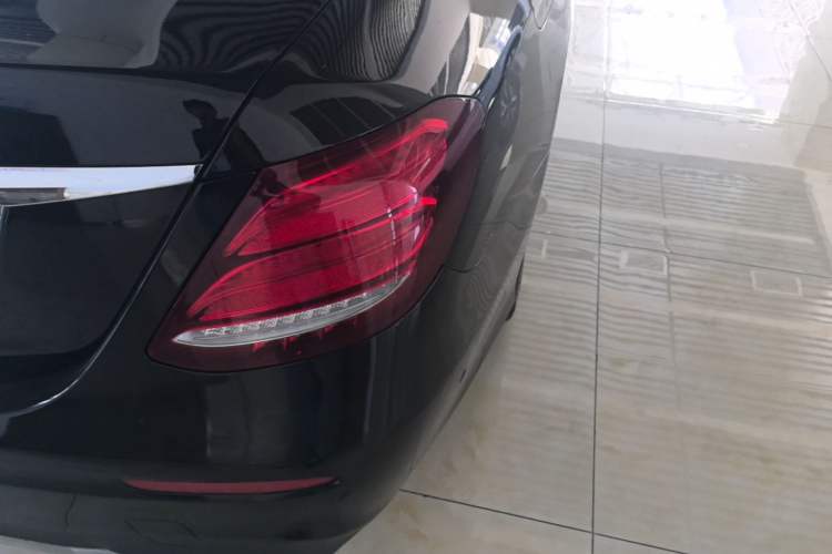 Used Mercedes-Benz E-Class 2016 E 200 L Sport Edition Right Rear Taillight