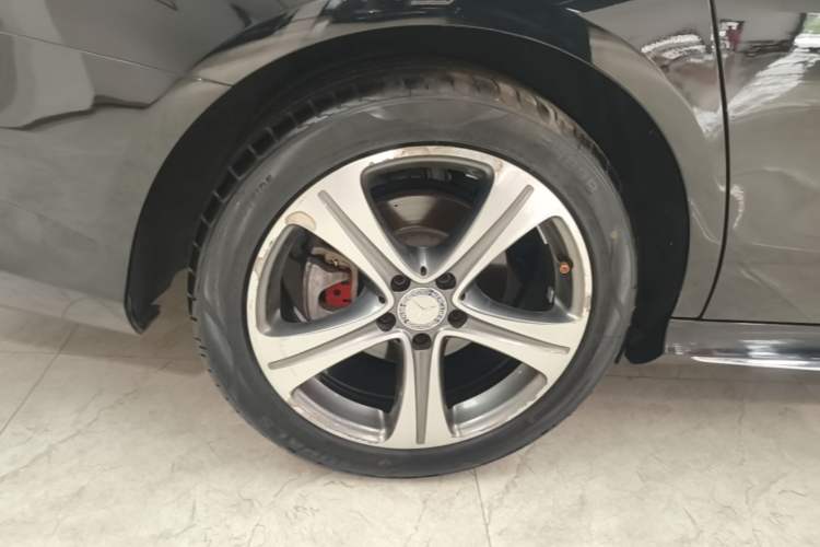 Used Mercedes-Benz E-Class 2016 E 200 L Sport Edition Right Rear Wheel Hub