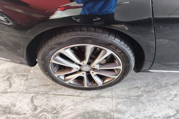 Used Mercedes-Benz E-Class 2016 E 300 L Stylish Model Right Rear Wheel Hub
