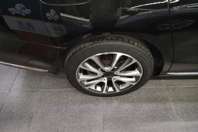Used Mercedes-Benz E-Class 2016 E 300 L Stylish Model Right Rear Wheel Hub