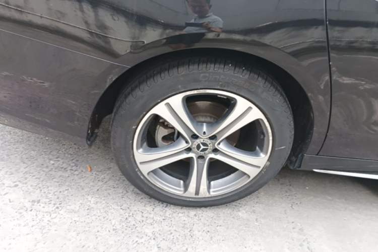 Used Mercedes-Benz E-Class 2016 E 200 L Sport Edition Right Rear Wheel Hub