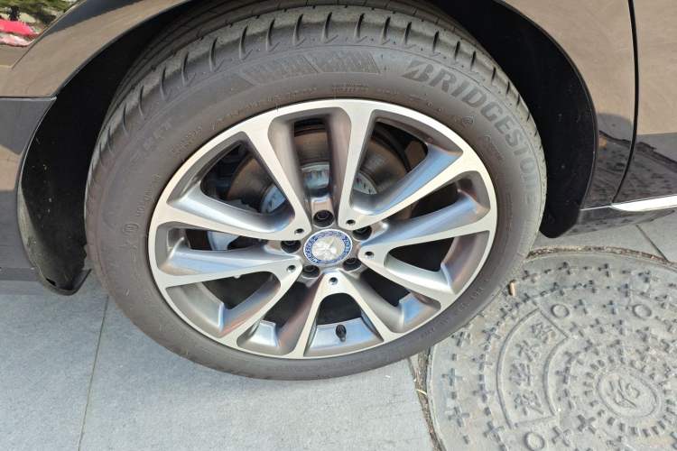 Used Mercedes-Benz E-Class 2016 E 200 L Right Rear Wheel Hub