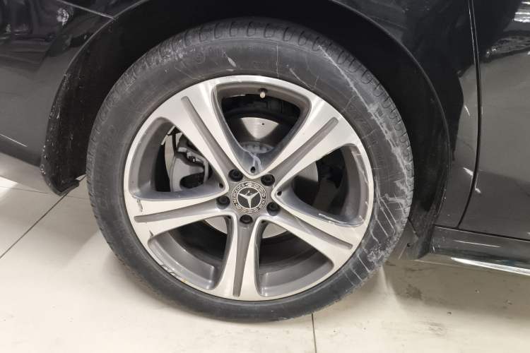 Used Mercedes-Benz E-Class 2016 E 200 L Sport Edition Right Rear Wheel Hub