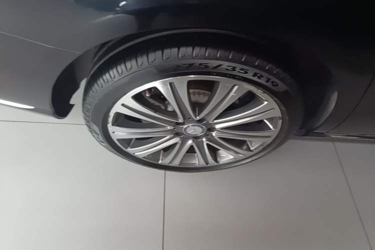 Used Mercedes-Benz E-Class 2016 E 300 L Luxury Model Right Rear Wheel Hub