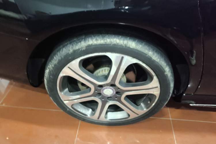 Used Mercedes-Benz E-Class 2016 E 300 L Sporty and Stylish Model Right Rear Wheel Hub