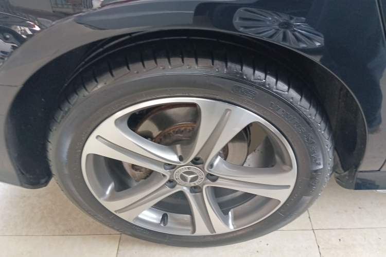 Used Mercedes-Benz E-Class 2016 E 200 L Sport Edition Right Rear Wheel Hub