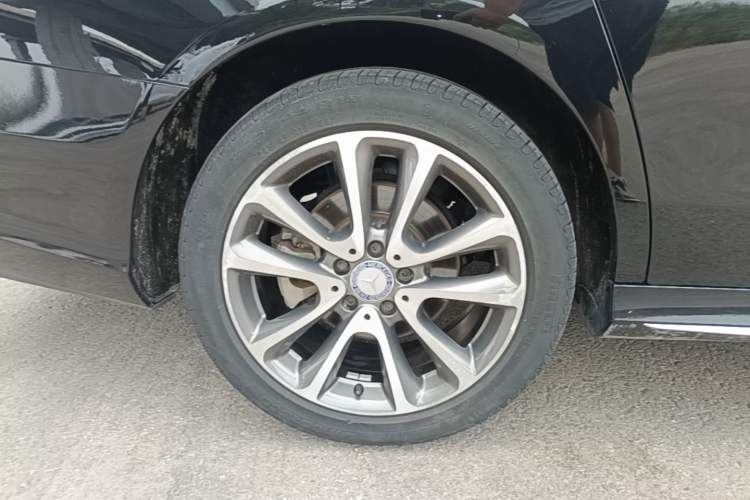Used Mercedes-Benz E-Class 2016 E 200 L Right Rear Wheel Hub
