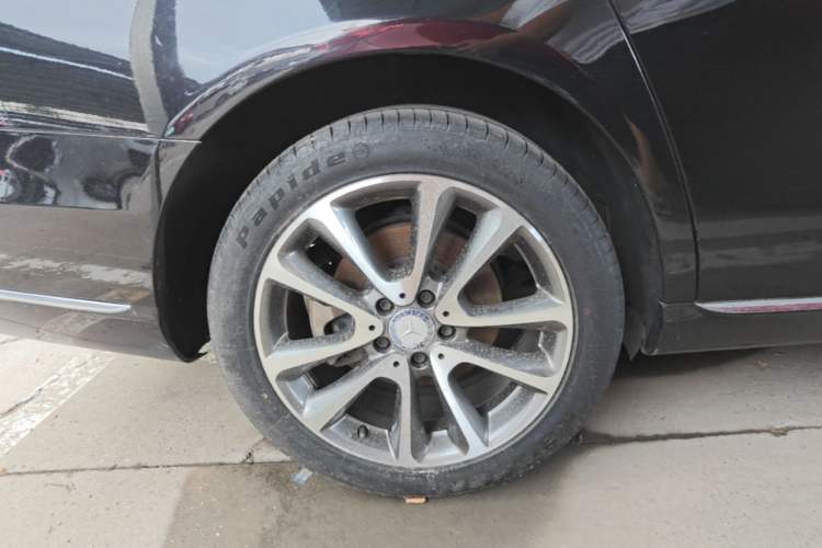Used Mercedes-Benz E-Class 2016 E 200 L Right Rear Wheel Hub