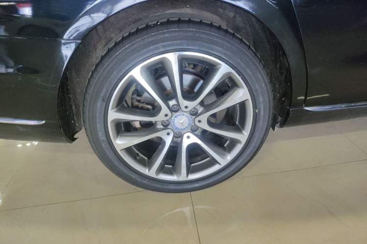 Used Mercedes-Benz E-Class 2016 E 200 L Right Rear Wheel Hub