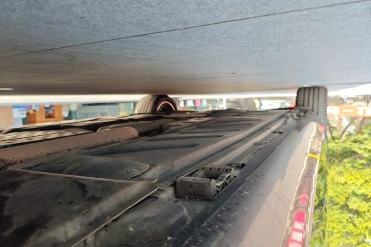 Used Mercedes-Benz E-Class 2016 E 200 L Right Side Sill