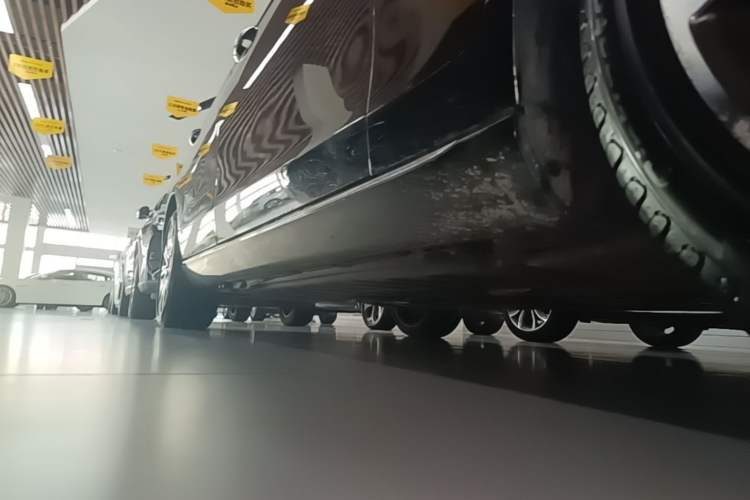 Used Mercedes-Benz E-Class 2016 E 300 L Luxury Model Right Side Sill