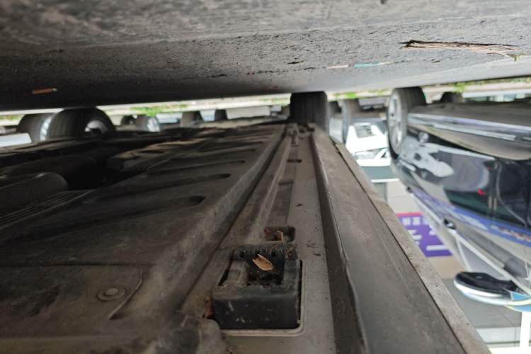 Used Mercedes-Benz E-Class 2016 E 200 L Sport Edition Right Side Sill