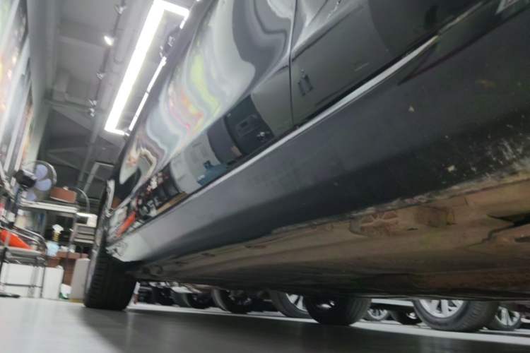 Used Mercedes-Benz E-Class 2016 E 200 L Right Side Sill