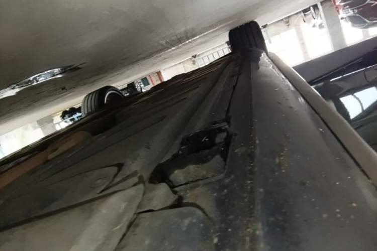 Used Mercedes-Benz E-Class 2016 E 300 L Sporty and Stylish Model Right Side Sill