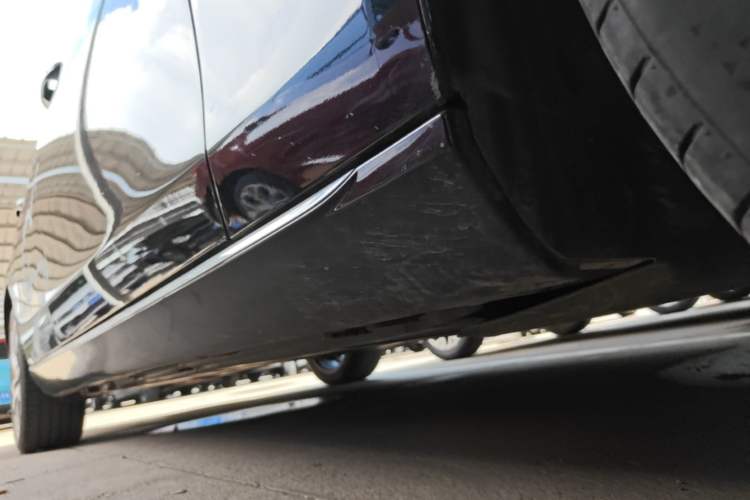 Used Mercedes-Benz E-Class 2016 E 200 L Right Side Sill