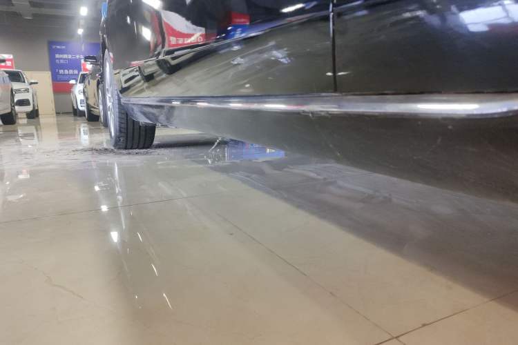 Used Mercedes-Benz E-Class 2016 E 200 L Right Side Sill
