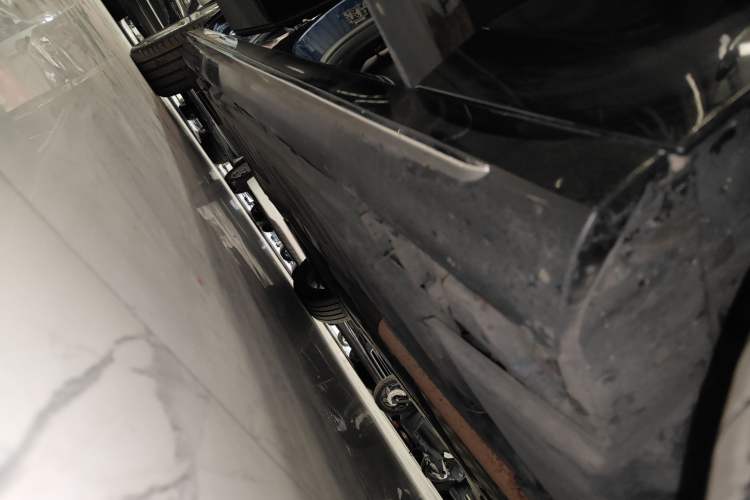Used Mercedes-Benz E-Class 2016 E 200 L Sport Edition Right Side Sill