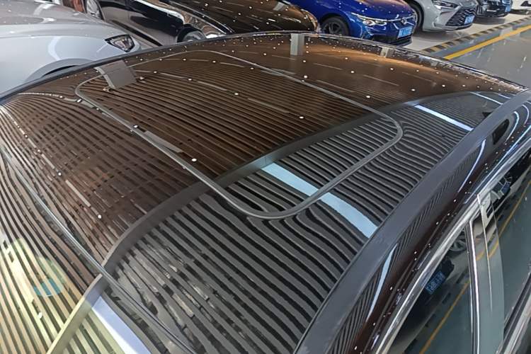Used Mercedes-Benz E-Class 2016 E 200 L Roof