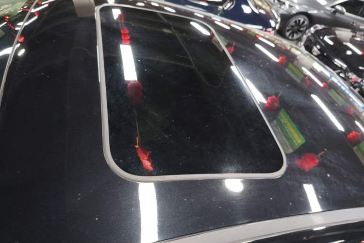 Used Mercedes-Benz E-Class 2016 E 200 L Roof