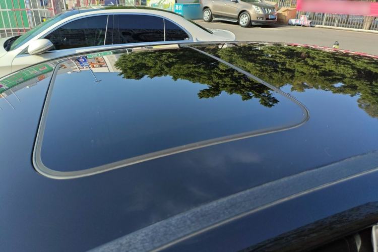 Used Mercedes-Benz E-Class 2016 E 200 L Roof